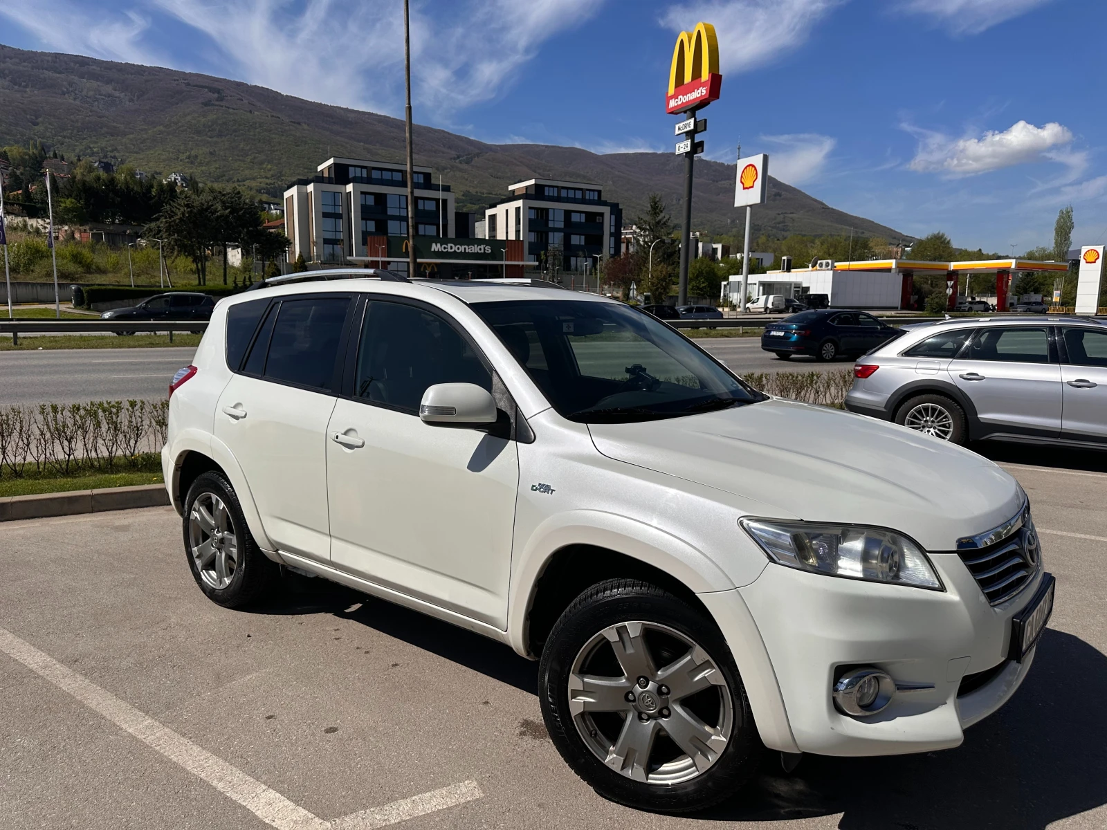 Toyota Rav4 2.2 D-4D - изображение 3