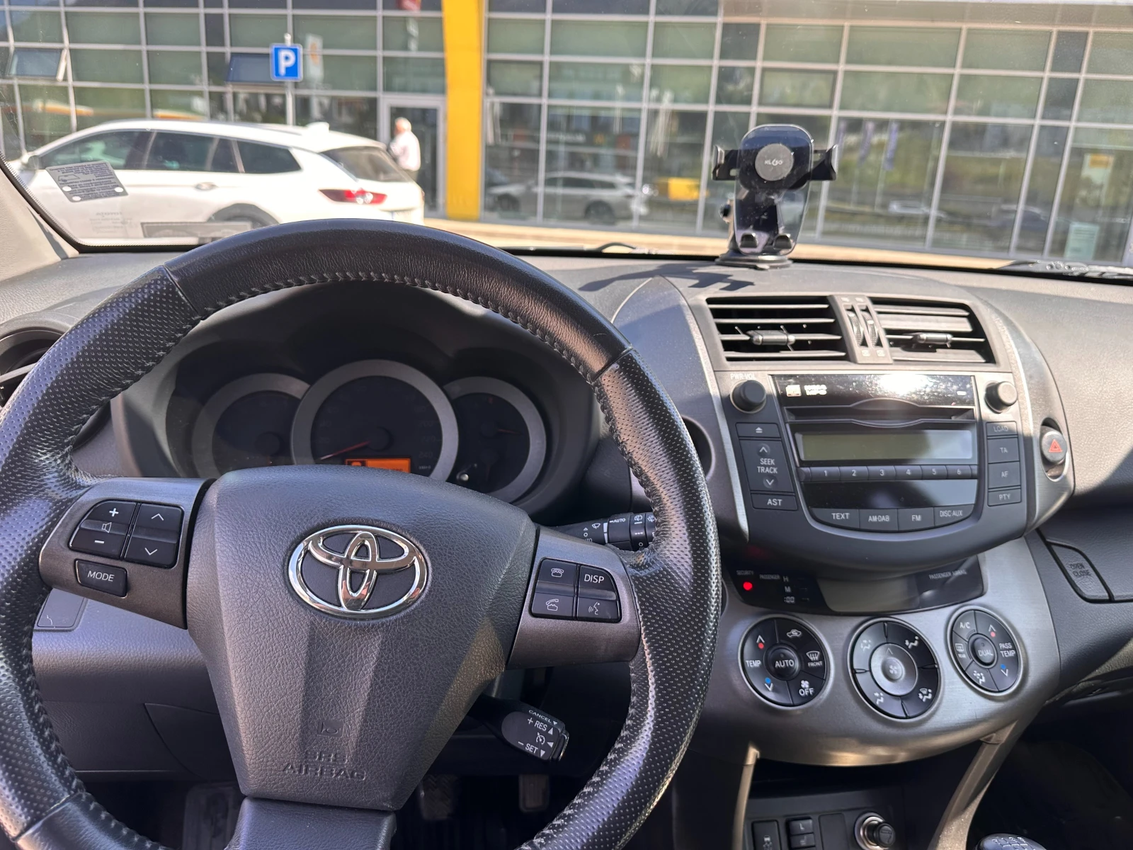 Toyota Rav4 2.2 D-4D - изображение 5