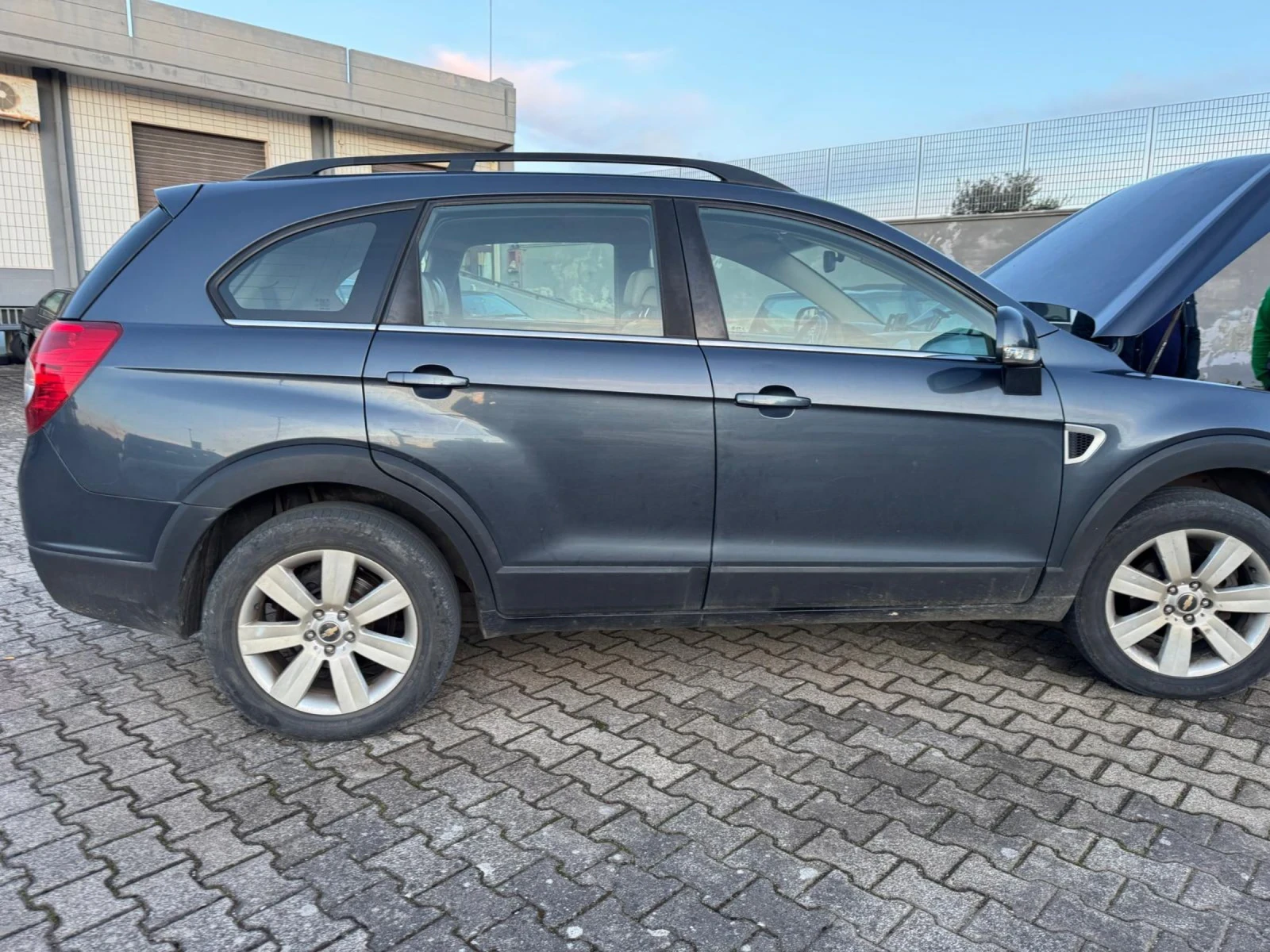 Chevrolet Captiva 2.0 д 4* 4 - изображение 5
