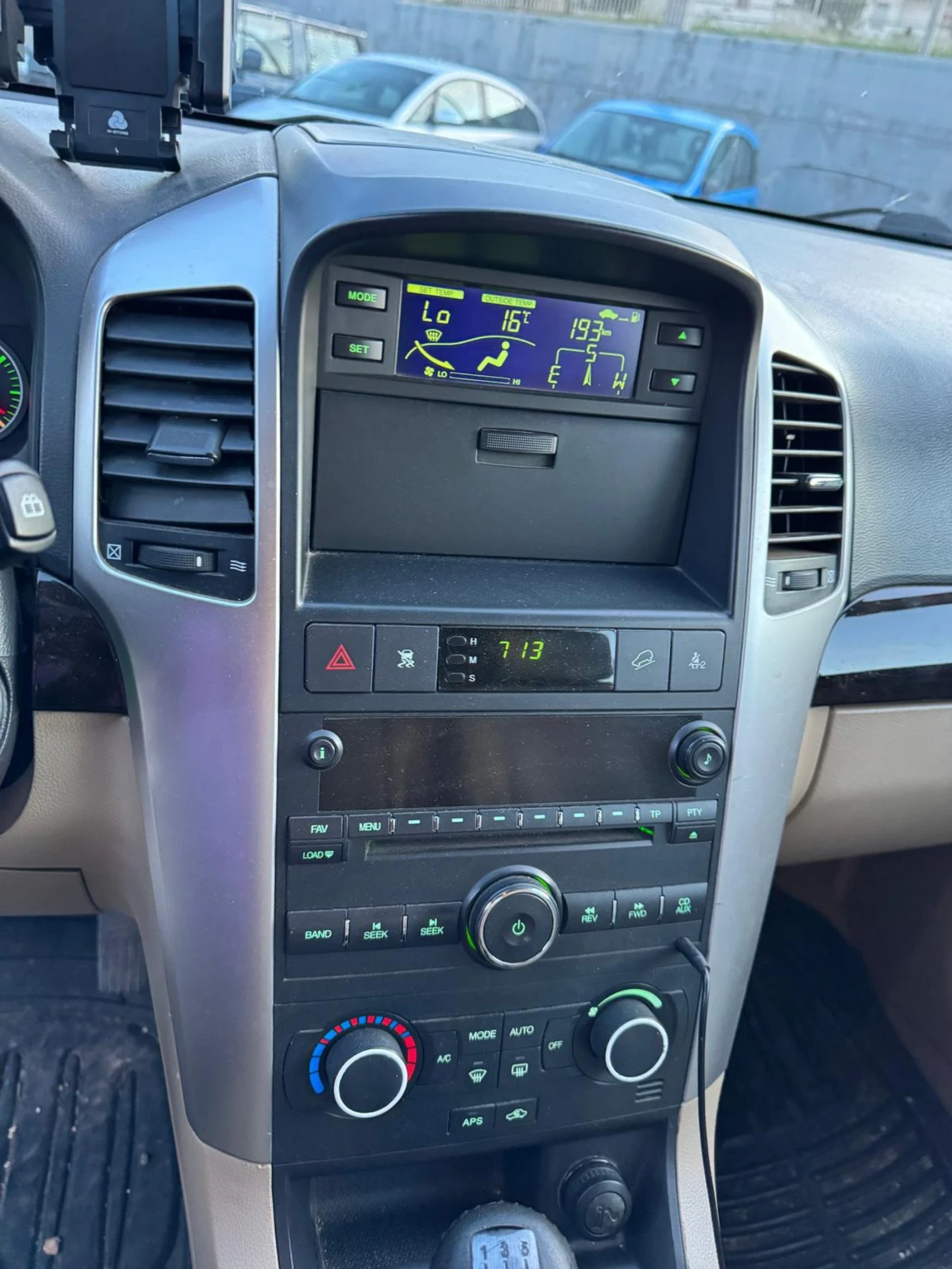 Chevrolet Captiva 2.0 д 4* 4 - изображение 6