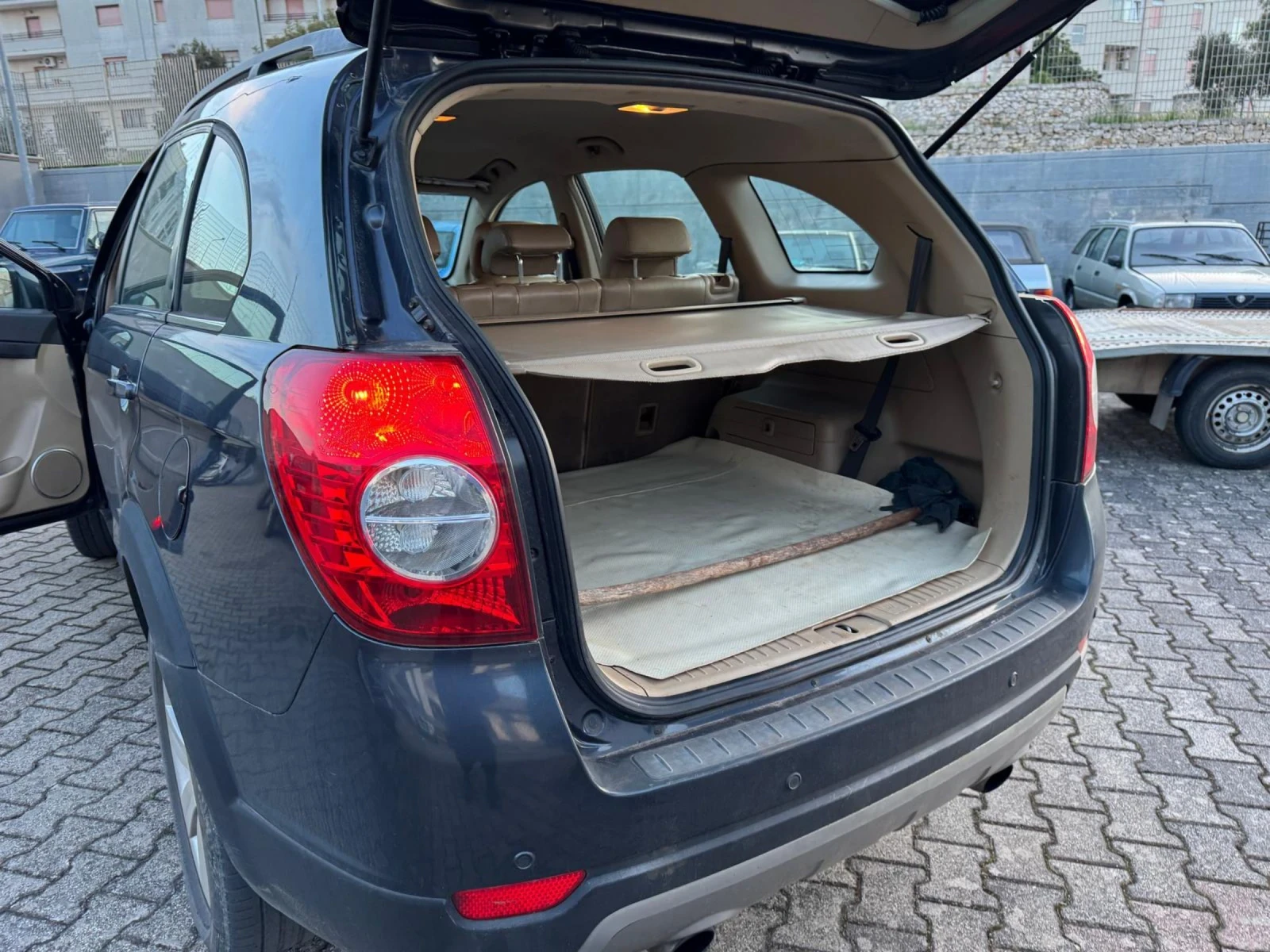 Chevrolet Captiva 2.0 д 4* 4 - изображение 10