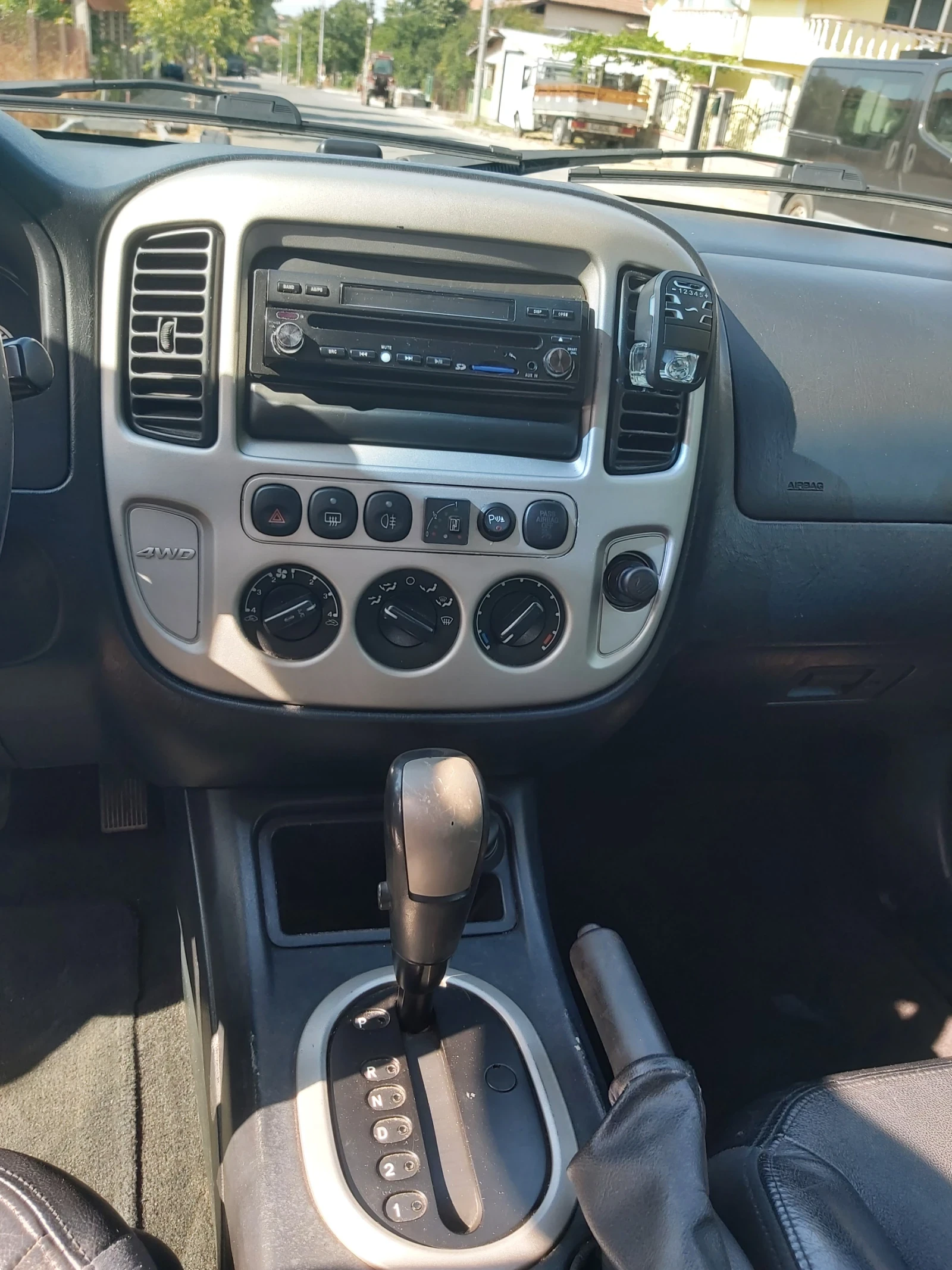 Ford Maverick Бензин газ 4?4 AWD  - изображение 10