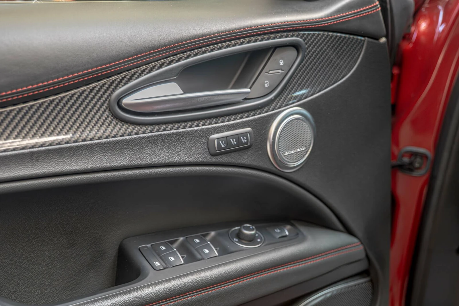 Alfa Romeo Stelvio 2.9 BiTurbo Q4/AWD/Carbon/Harman Kardon/Камера - изображение 7