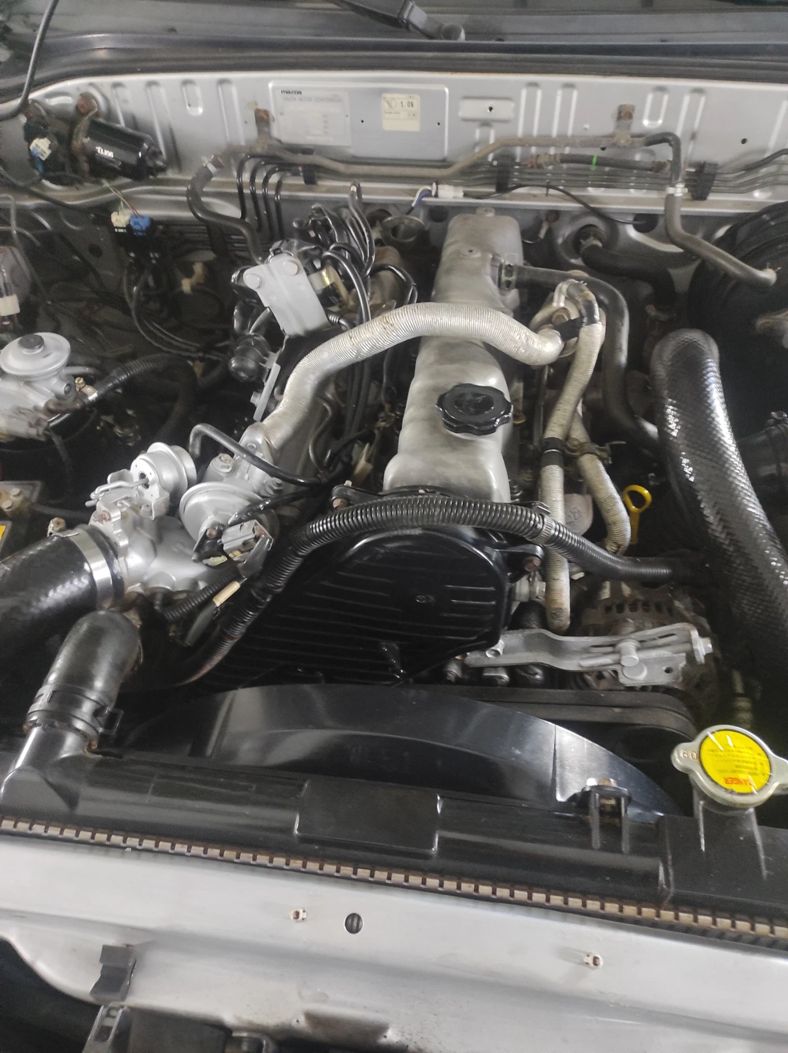 Mazda B2500 2, 5TDI, снимка 9 - Автомобили и джипове - 53802865