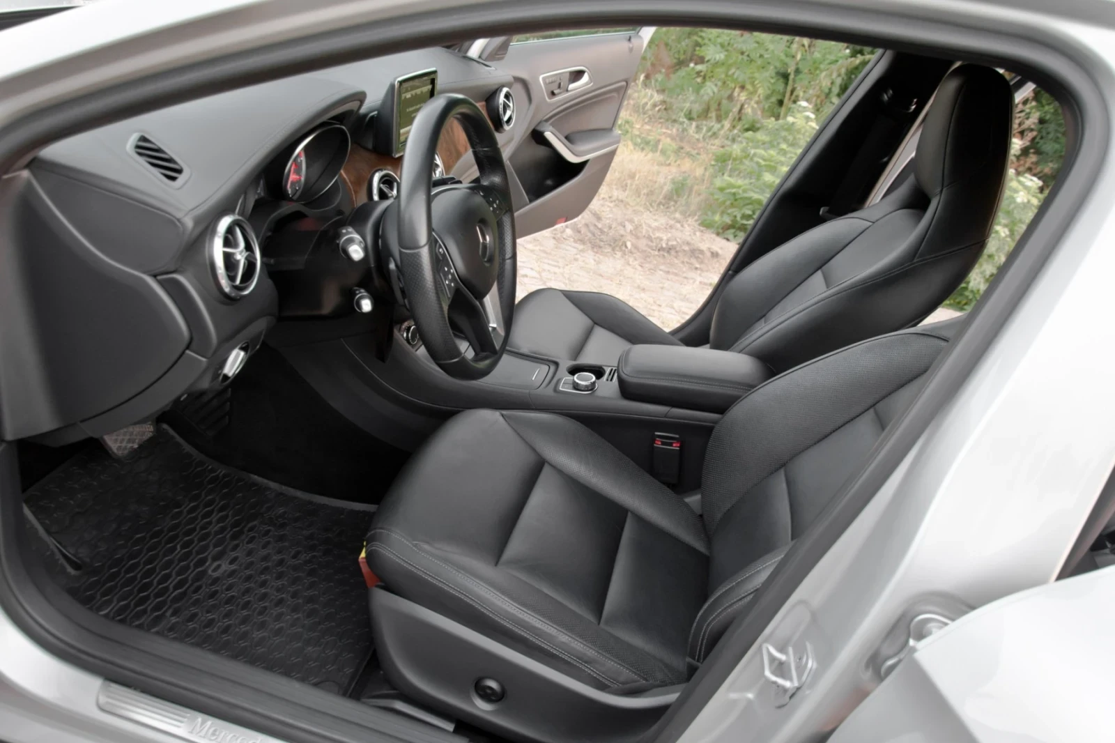 Mercedes-Benz GLA 220 4х4, снимка 10 - Автомобили и джипове - 53806650