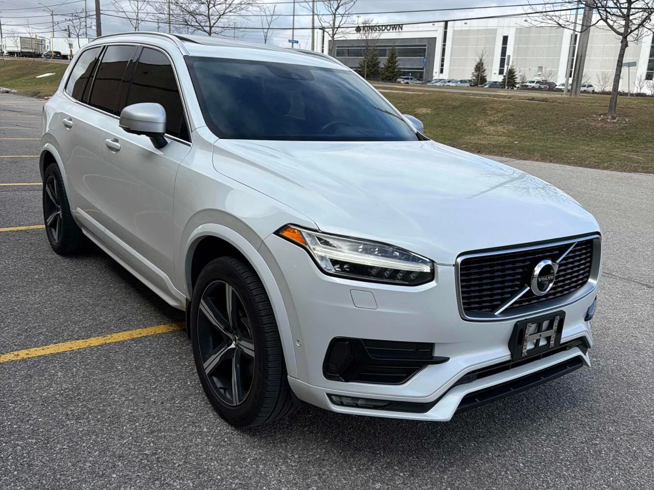 Volvo Xc90 T6 R-Design* HeadUp* 360* Обдух* Distronic, снимка 2 - Автомобили и джипове - 53827077