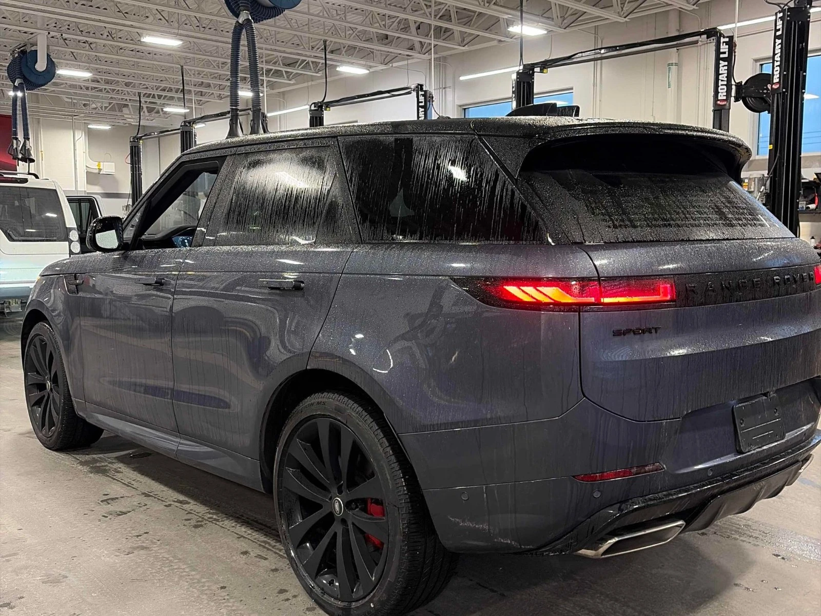 Land Rover Range Rover Sport Dynamic SE С РЕГИСТРАЦИЯ & АВТО КРЕДИТ, снимка 6 - Автомобили и джипове - 54047347