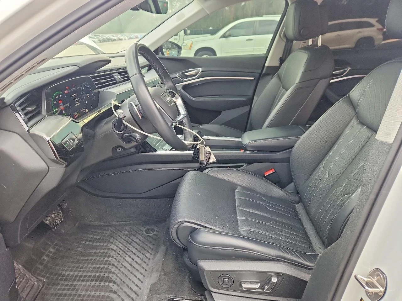 Audi Q8 E-TRON PRESTIGE | 360 ������ | Bang&Olufsen |  | Mobile.bg � ����������� 7