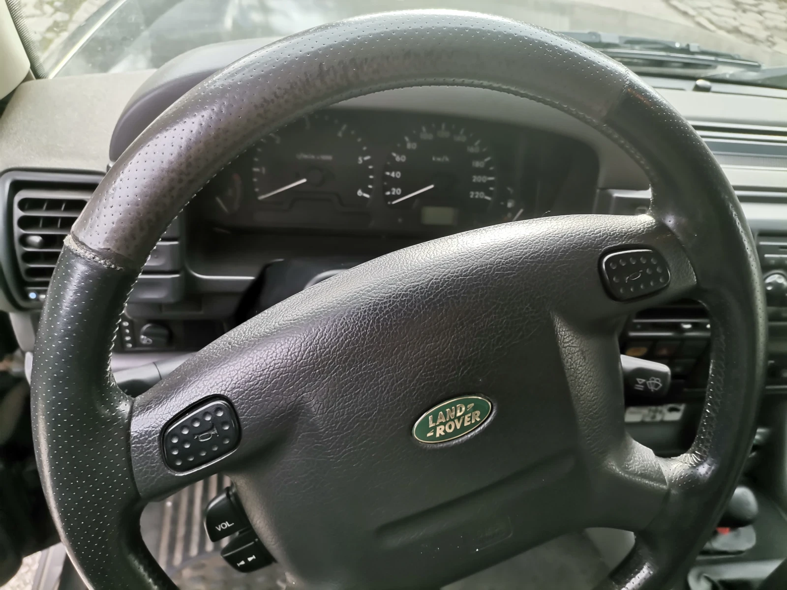 Land Rover Discovery, снимка 13 - Автомобили и джипове - 54160550