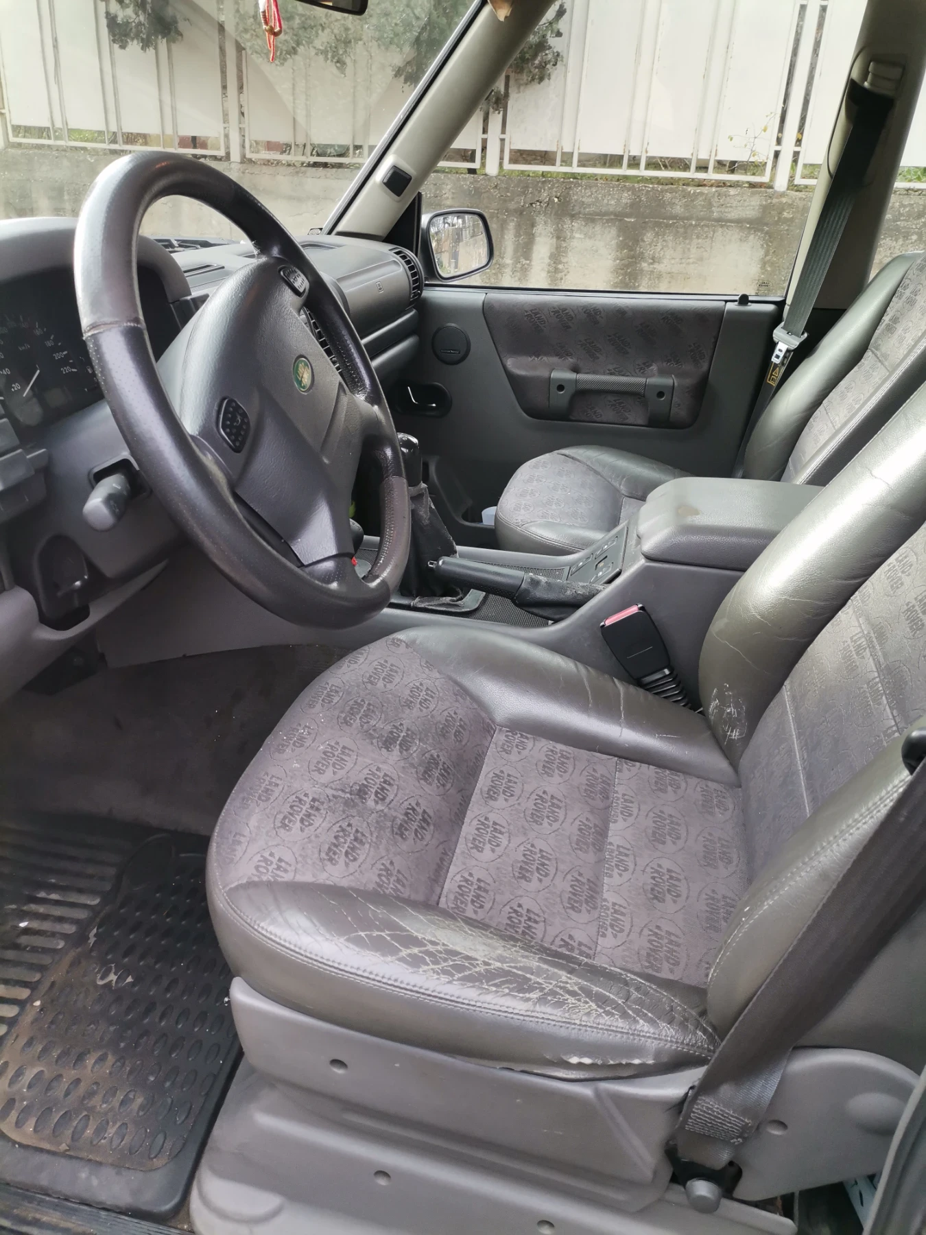 Land Rover Discovery, снимка 12 - Автомобили и джипове - 54160550