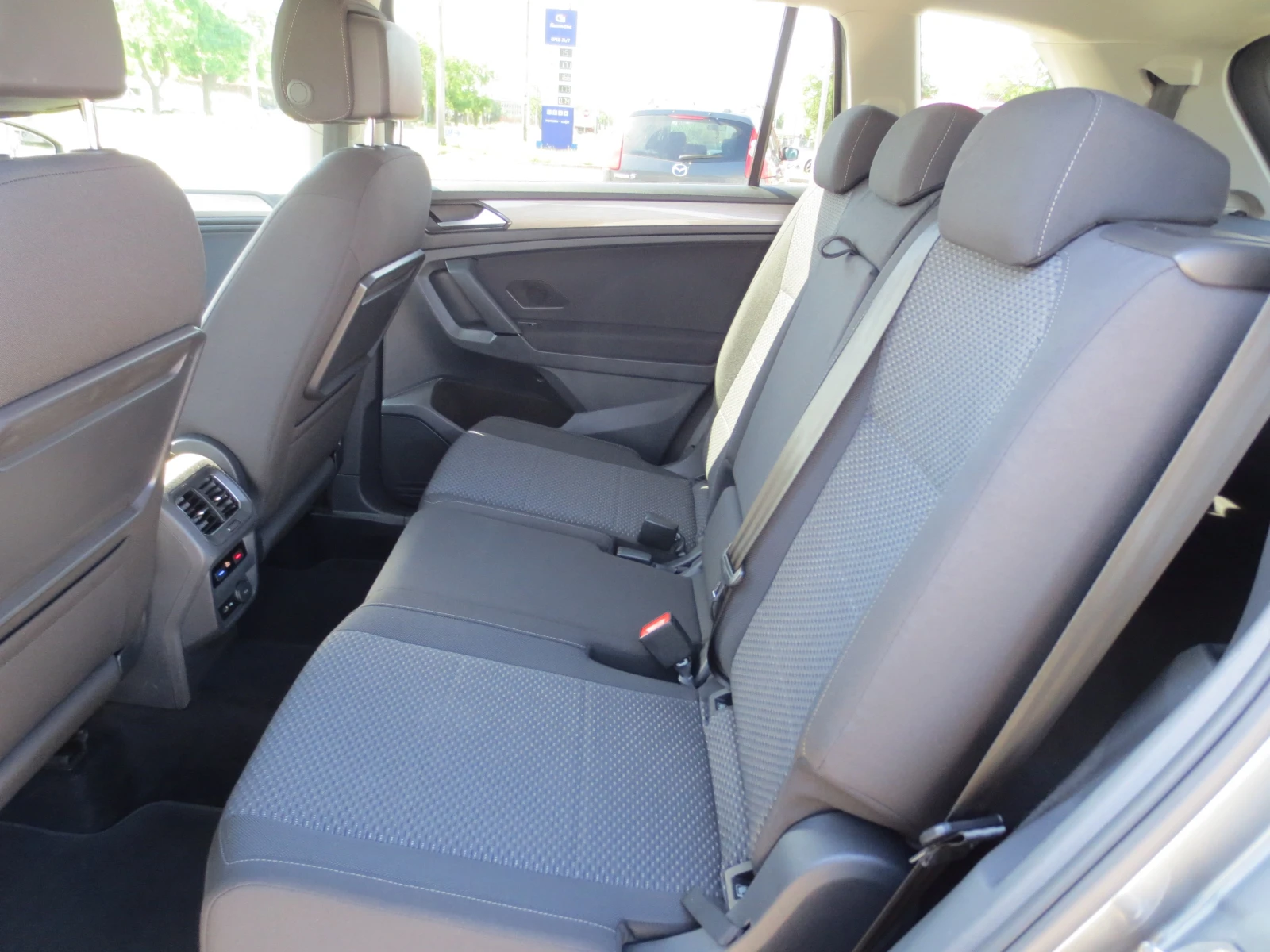 VW Tiguan Allspace 2.0TDI* DSG* 4-Motion* ALL SPACE* , снимка 11 - Автомобили и джипове - 54734387