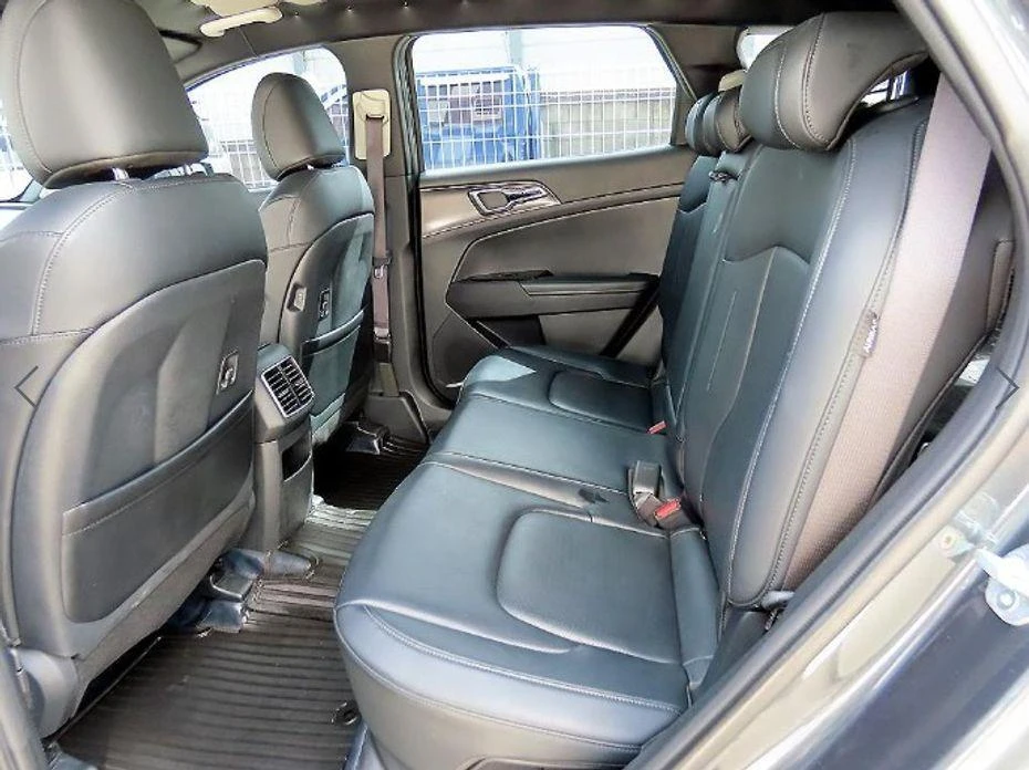 Kia Sportage LPG 2.0 2WD Noblesse  * koreiskikoli.bg * , снимка 6 - Автомобили и джипове - 55682777