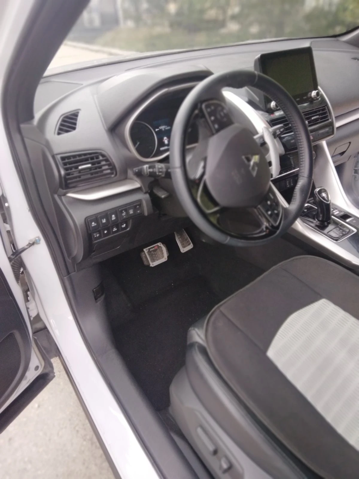 Mitsubishi Eclipse Cross 2.4 PHEV, снимка 7 - Автомобили и джипове - 55954404
