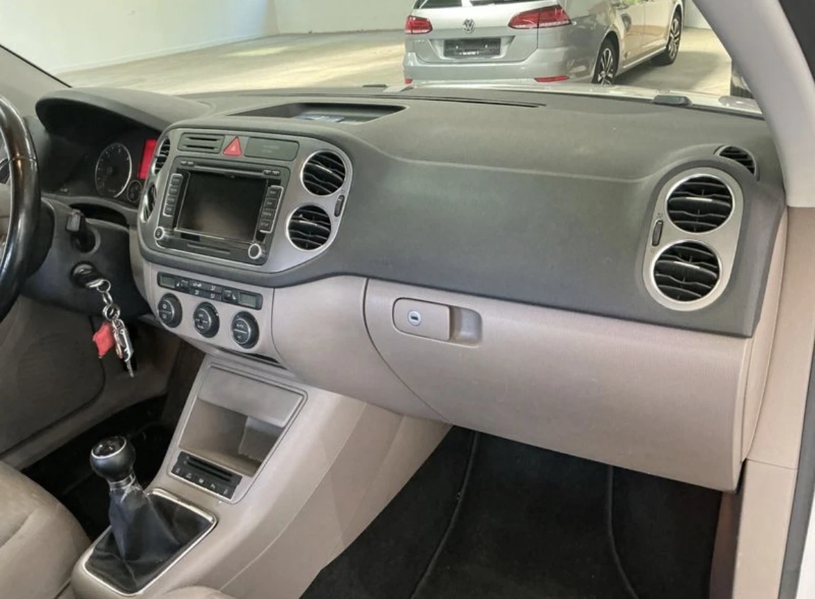 VW Tiguan 2.0TDI/170/Full, снимка 8 - Автомобили и джипове - 56118907