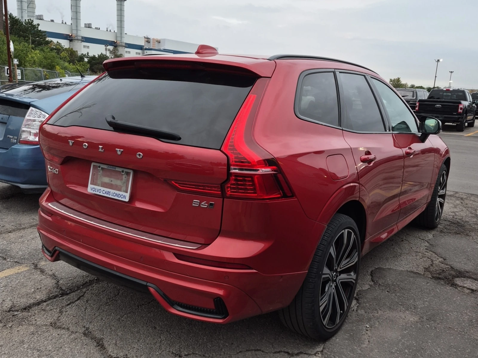 Volvo XC60 * R DESIGN * Един собственик * CARFAX * , снимка 3 - Автомобили и джипове - 56159801