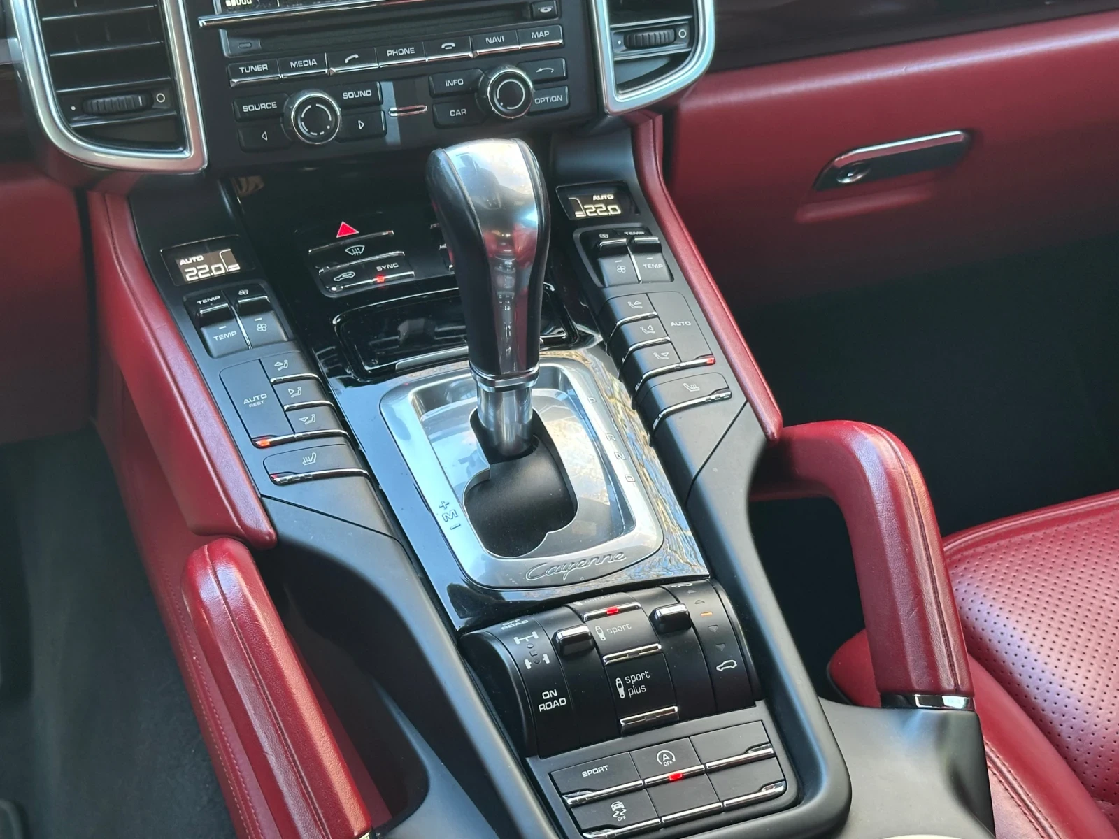 Porsche Cayenne 4.2 TDI GTS Pack, снимка 11 - Автомобили и джипове - 56328003