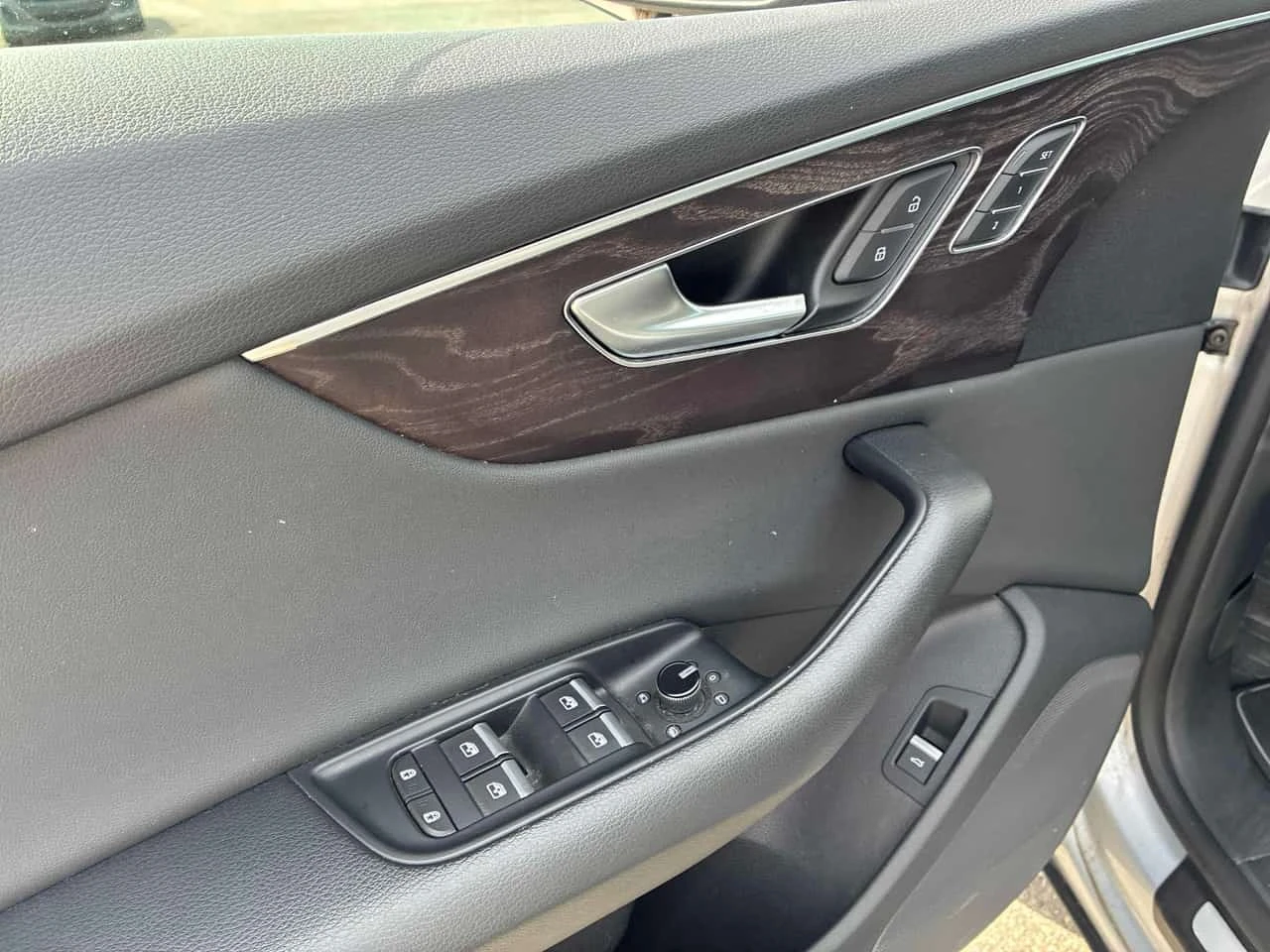 Audi Q8 ����� �� ����������� | Mobile.bg � ����������� 12