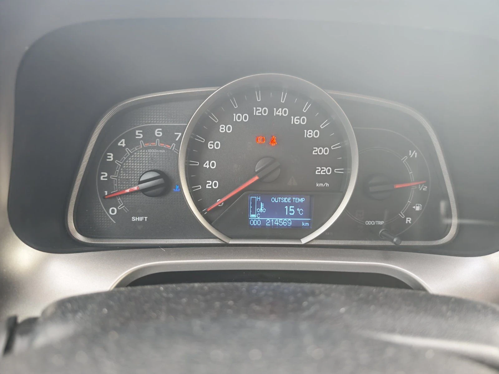 Toyota Rav4 2.2 D4D, снимка 9 - Автомобили и джипове - 56685860