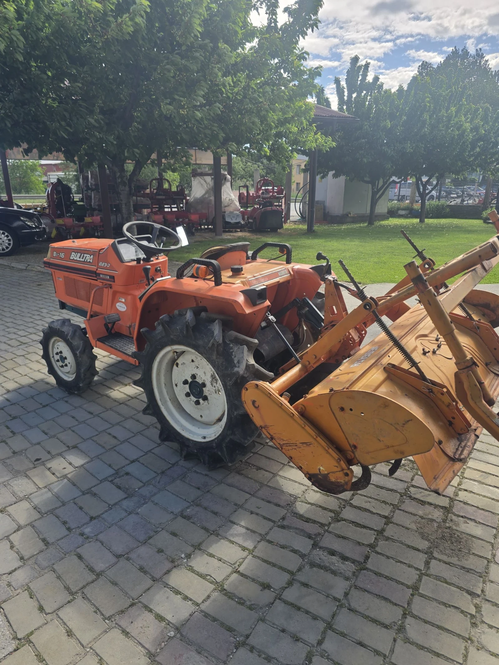 Трактор Kubota B1- 16, снимка 3 - Селскостопанска техника - 54531770