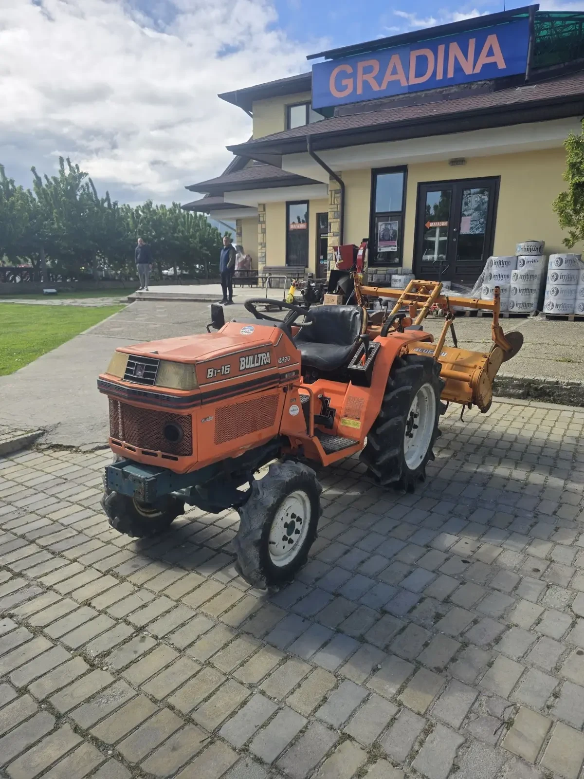 Трактор Kubota B1- 16, снимка 2 - Селскостопанска техника - 54531770