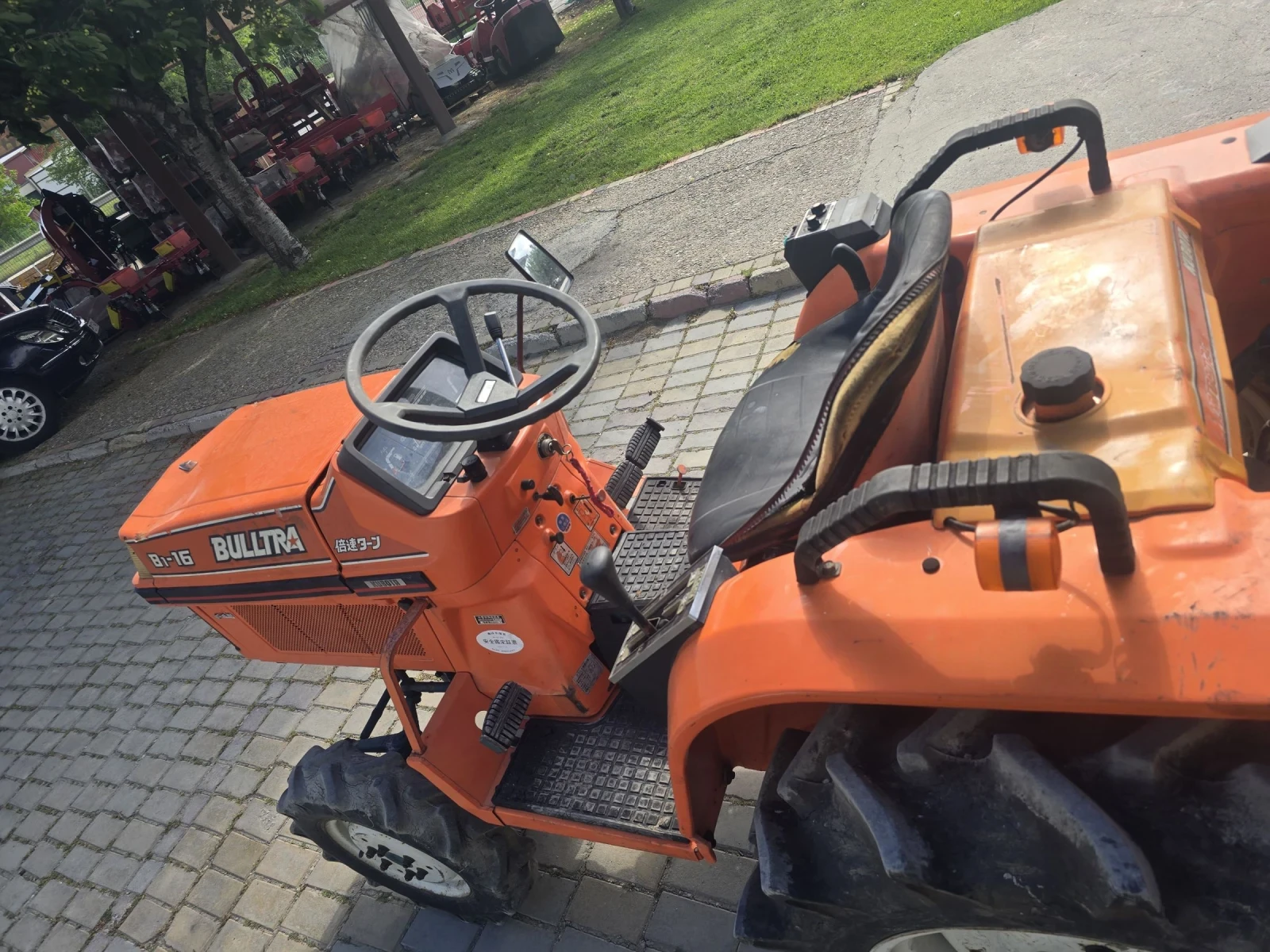 Трактор Kubota B1- 16, снимка 4 - Селскостопанска техника - 54531770