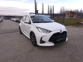 Toyota Yaris 1.5 Hybrid e-CVT Джанти| Камера| Матрични фарове - 14300 € / 27968.37 лв. - 25021641 2