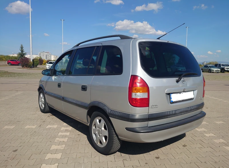 Opel Zafira 1.8 ГАЗ, снимка 5 - Автомобили и джипове - 47456078