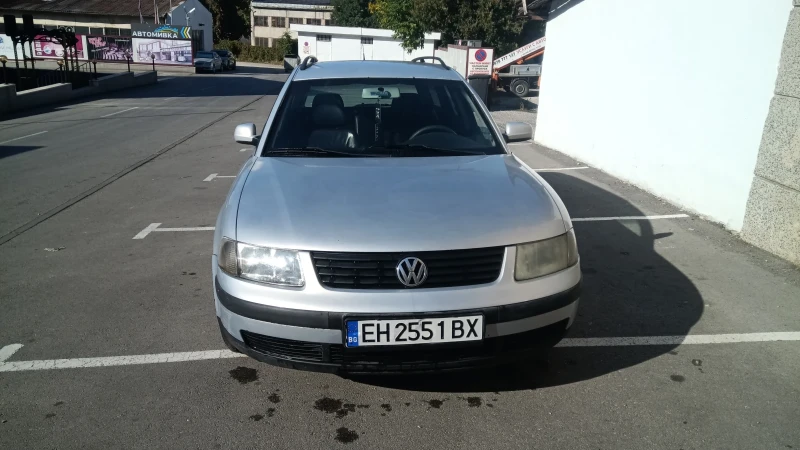 VW Passat, снимка 1 - Автомобили и джипове - 47387762