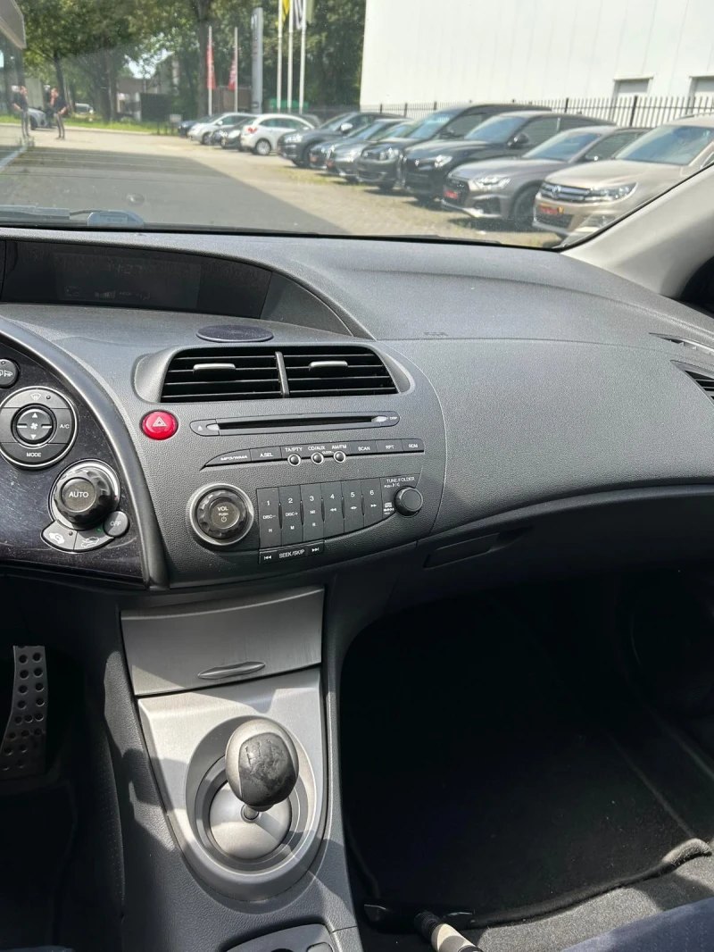 Honda Civic 1.8-SPORT-HONDA-Tilbourg-ОЧАКВАН-ВНОС!, снимка 5 - Автомобили и джипове - 47392051