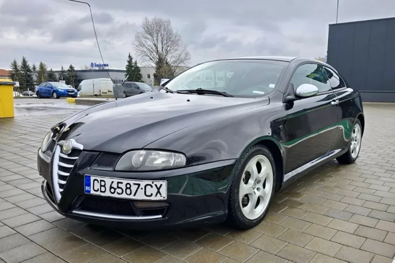 Alfa Romeo Gt 1.9 JTD, снимка 1 - Автомобили и джипове - 49244469