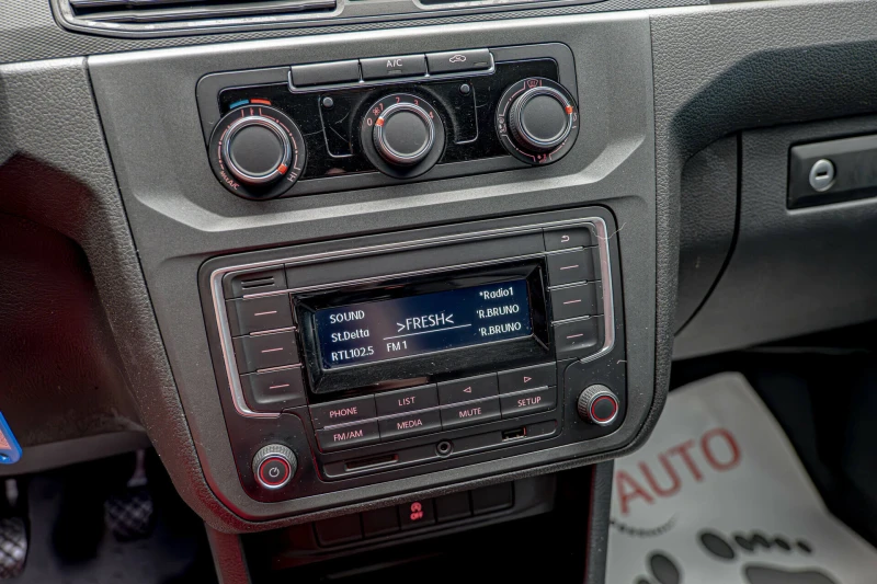 VW Caddy Хладилен/1.4i/Климатик/SD Card, снимка 9 - Автомобили и джипове - 50368540