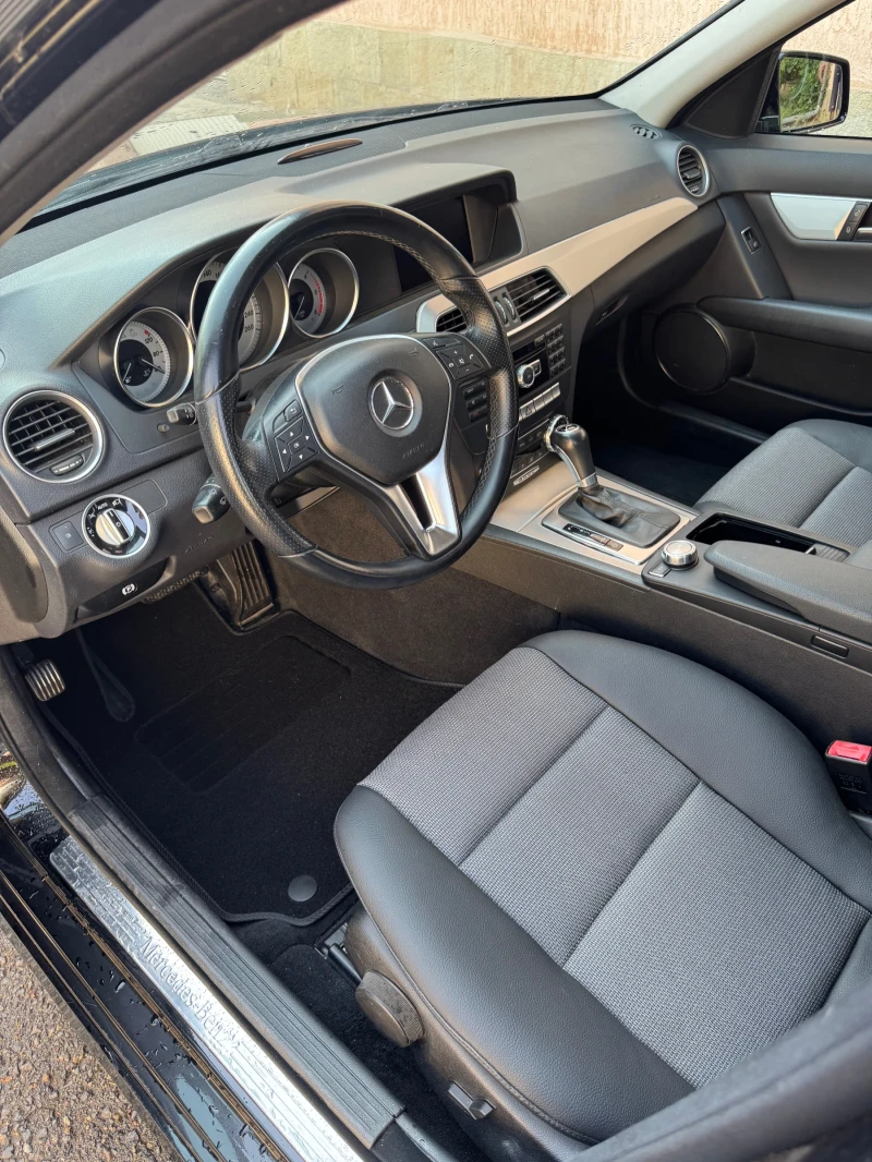 Mercedes-Benz C 250, снимка 12 - Автомобили и джипове - 52436963