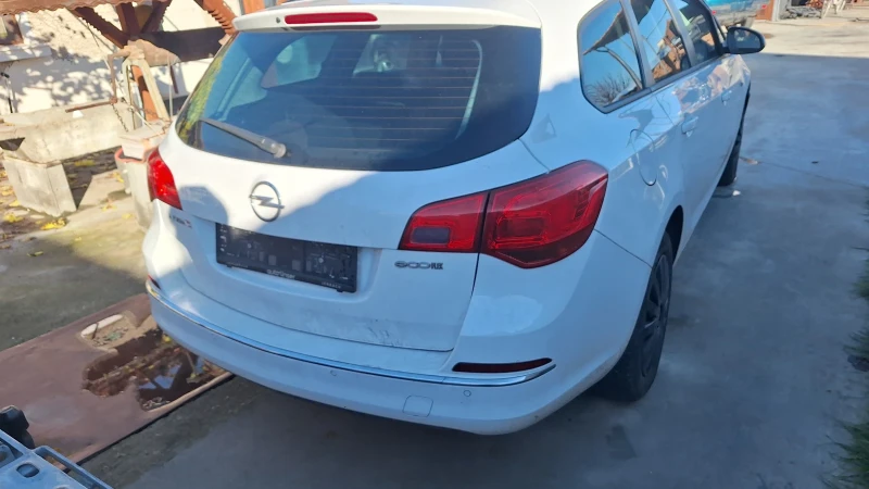 Opel Astra 1.6cdti, снимка 4 - Автомобили и джипове - 52588233