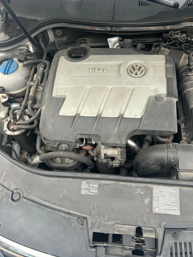 VW Passat, снимка 16 - Автомобили и джипове - 52697933