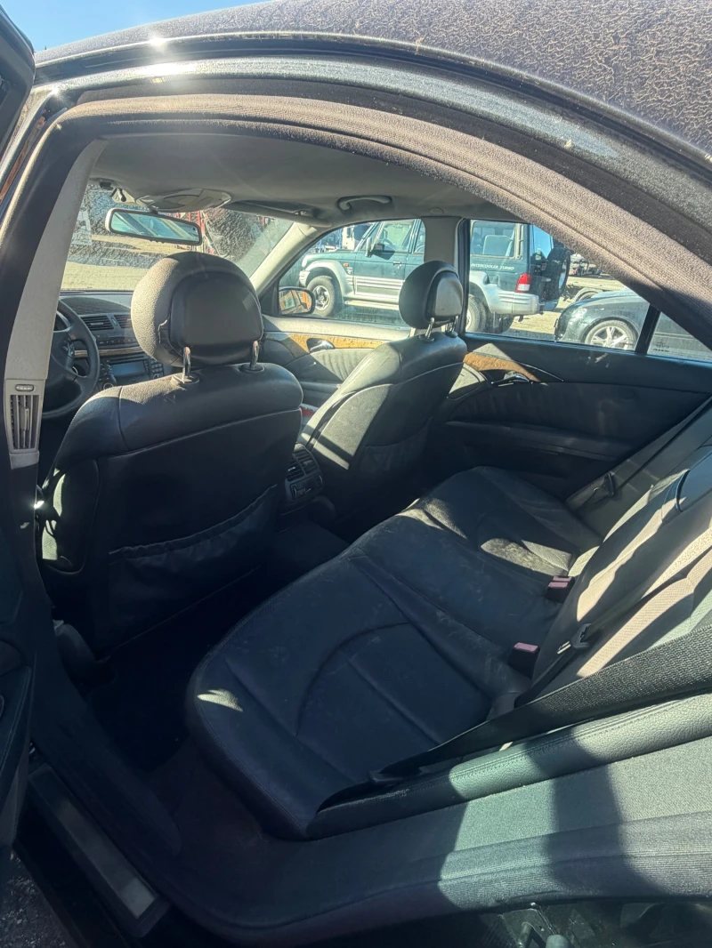 Mercedes-Benz E 270, снимка 5 - Автомобили и джипове - 52736146