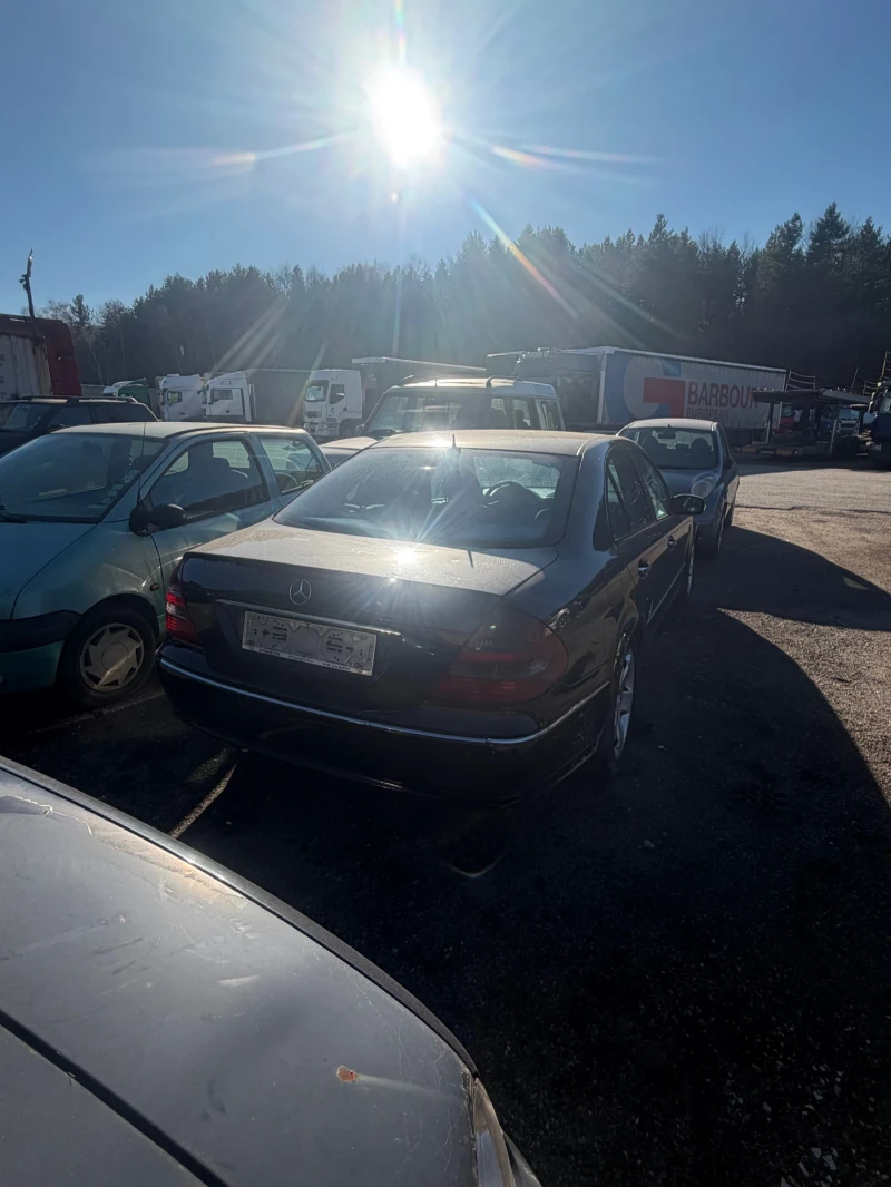 Mercedes-Benz E 270, снимка 3 - Автомобили и джипове - 52736146