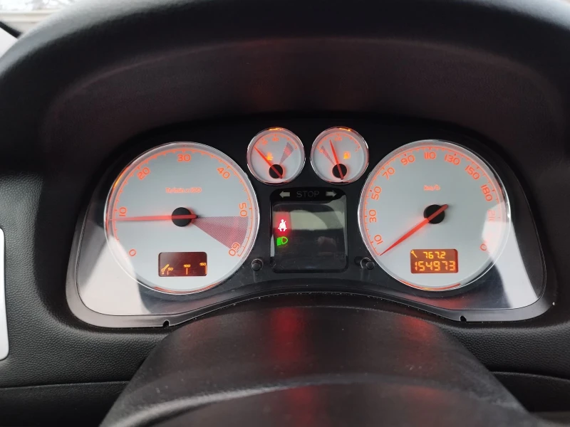 Peugeot 307 1.6 Hdi 7 места Панорама, снимка 13 - Автомобили и джипове - 53597633