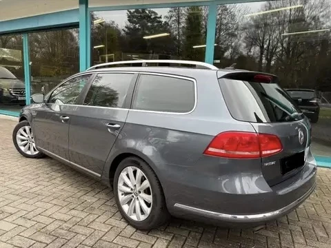 VW Passat 2, 0TDI-HIGH LINE/НАВИГАЦИЯ/ПОДГРЕВ/ТОП СЪСТОЯНИЕ!, снимка 4 - Автомобили и джипове - 52869906
