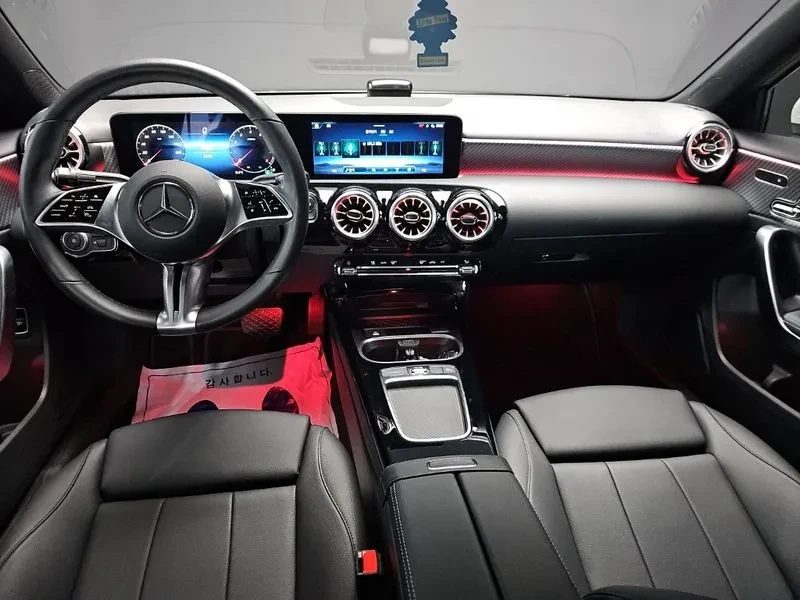 Mercedes-Benz A 220 Sedan, снимка 7 - Автомобили и джипове - 55037119