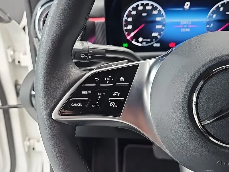 Mercedes-Benz A 220 Sedan, снимка 11 - Автомобили и джипове - 55037119