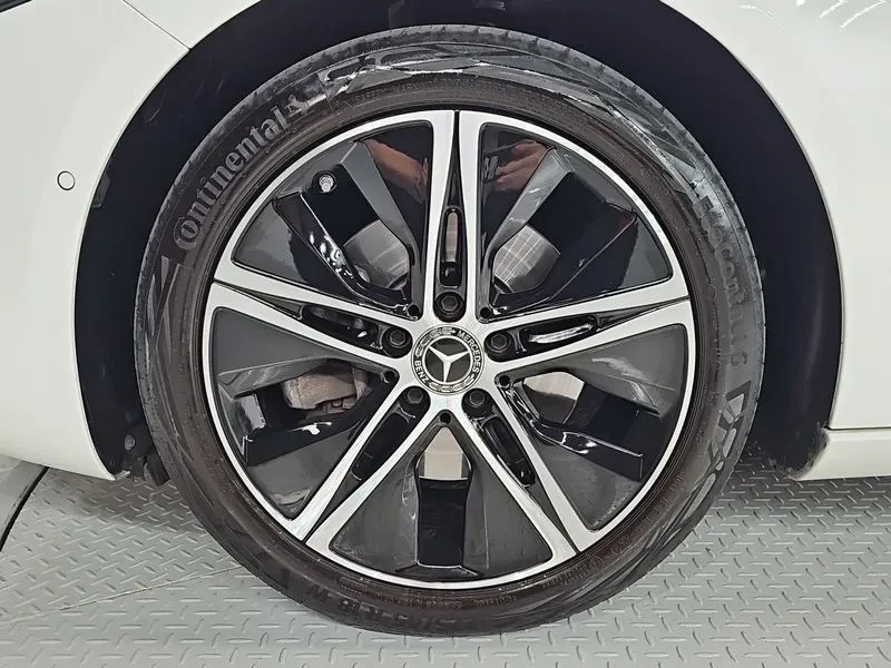 Mercedes-Benz A 220 Sedan, снимка 5 - Автомобили и джипове - 55037119