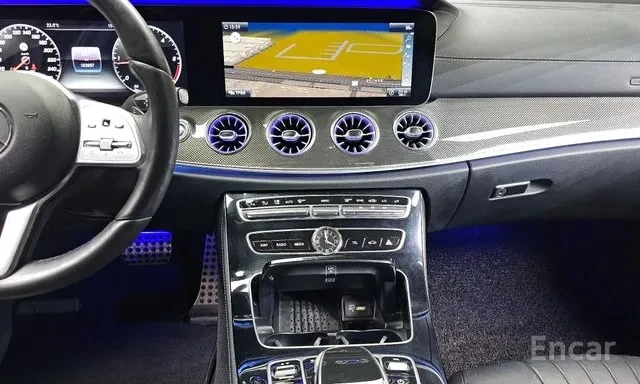 Mercedes-Benz CLS 300 D * AMG Line * HEAD UP * ПАНОРАМА * BURMESTER * , снимка 8 - Автомобили и джипове - 56157125
