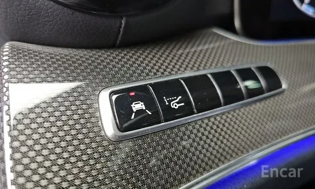 Mercedes-Benz CLS 300 D * AMG Line * HEAD UP * ПАНОРАМА * BURMESTER * , снимка 11 - Автомобили и джипове - 56157125