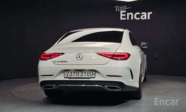 Mercedes-Benz CLS 300 D * AMG Line * HEAD UP * ПАНОРАМА * BURMESTER * , снимка 4 - Автомобили и джипове - 56157125