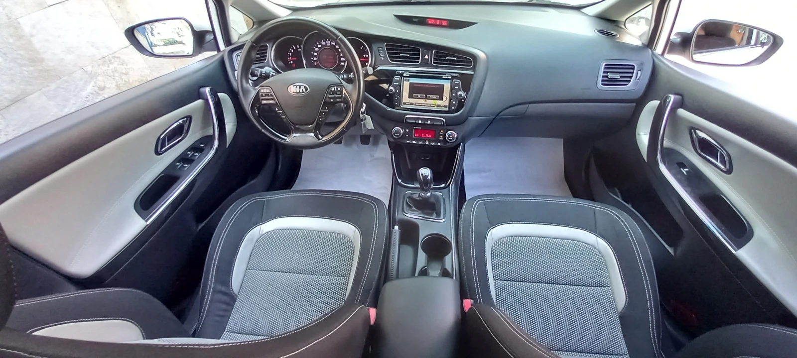Kia Ceed FULL ИЗКЛЮЧИТЕЛА СЕРВИ КНИЖК УНИКТ ОБСЛУЖ ЛЕД НАВИ - изображение 10