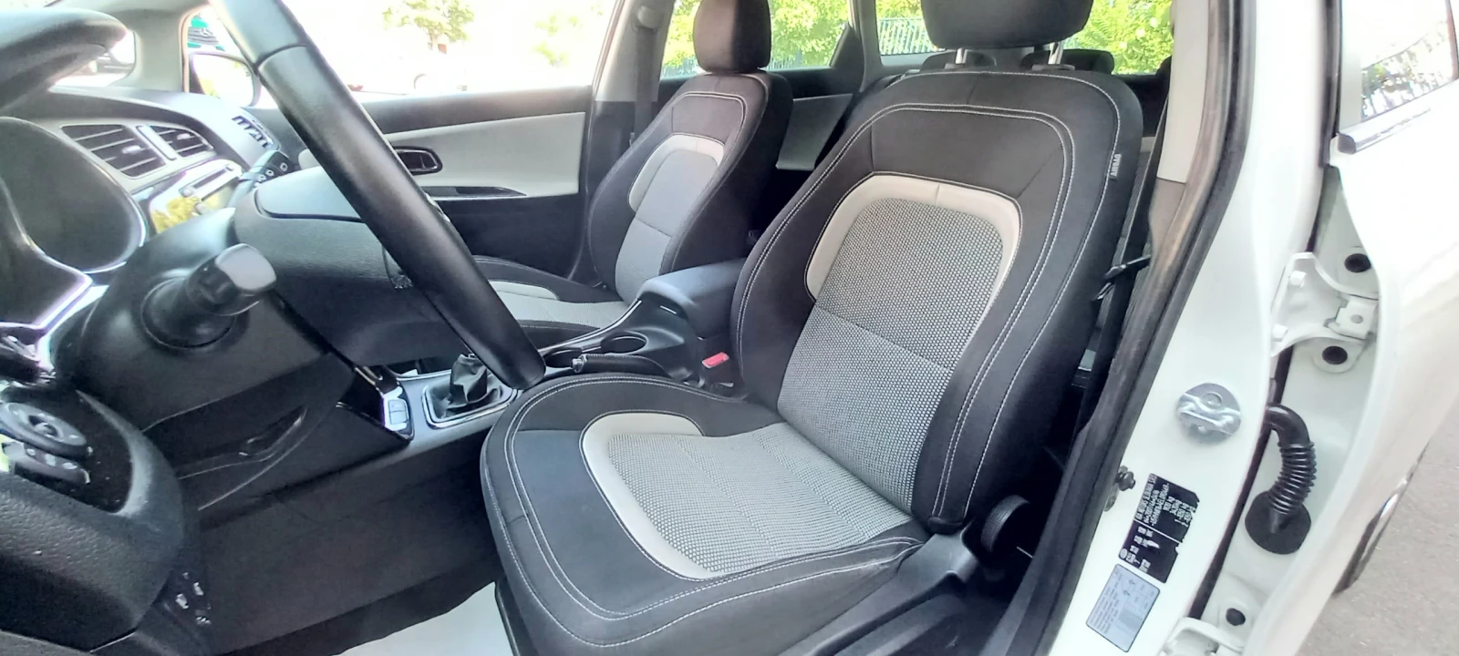 Kia Ceed FULL ИЗКЛЮЧИТЕЛА СЕРВИ КНИЖК УНИКТ ОБСЛУЖ ЛЕД НАВИ - изображение 9