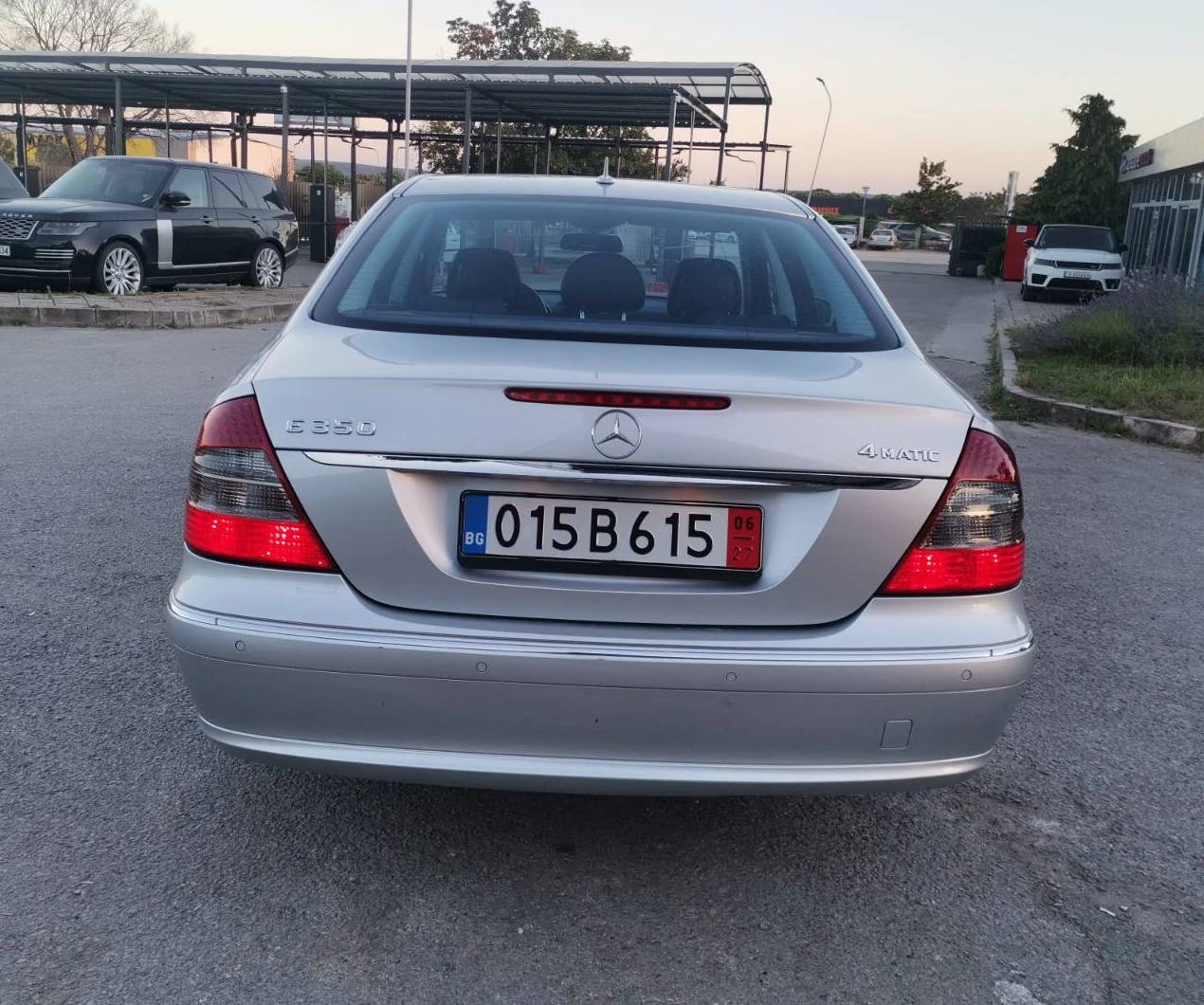 Mercedes-Benz E 350 4MATIC/272hp/КОЖА/УНИКАЛЕН - изображение 5