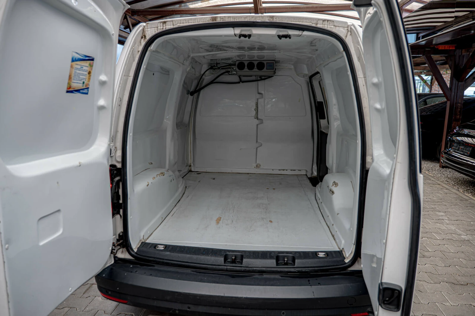 VW Caddy Хладилен/1.4i/Климатик/SD Card - изображение 7