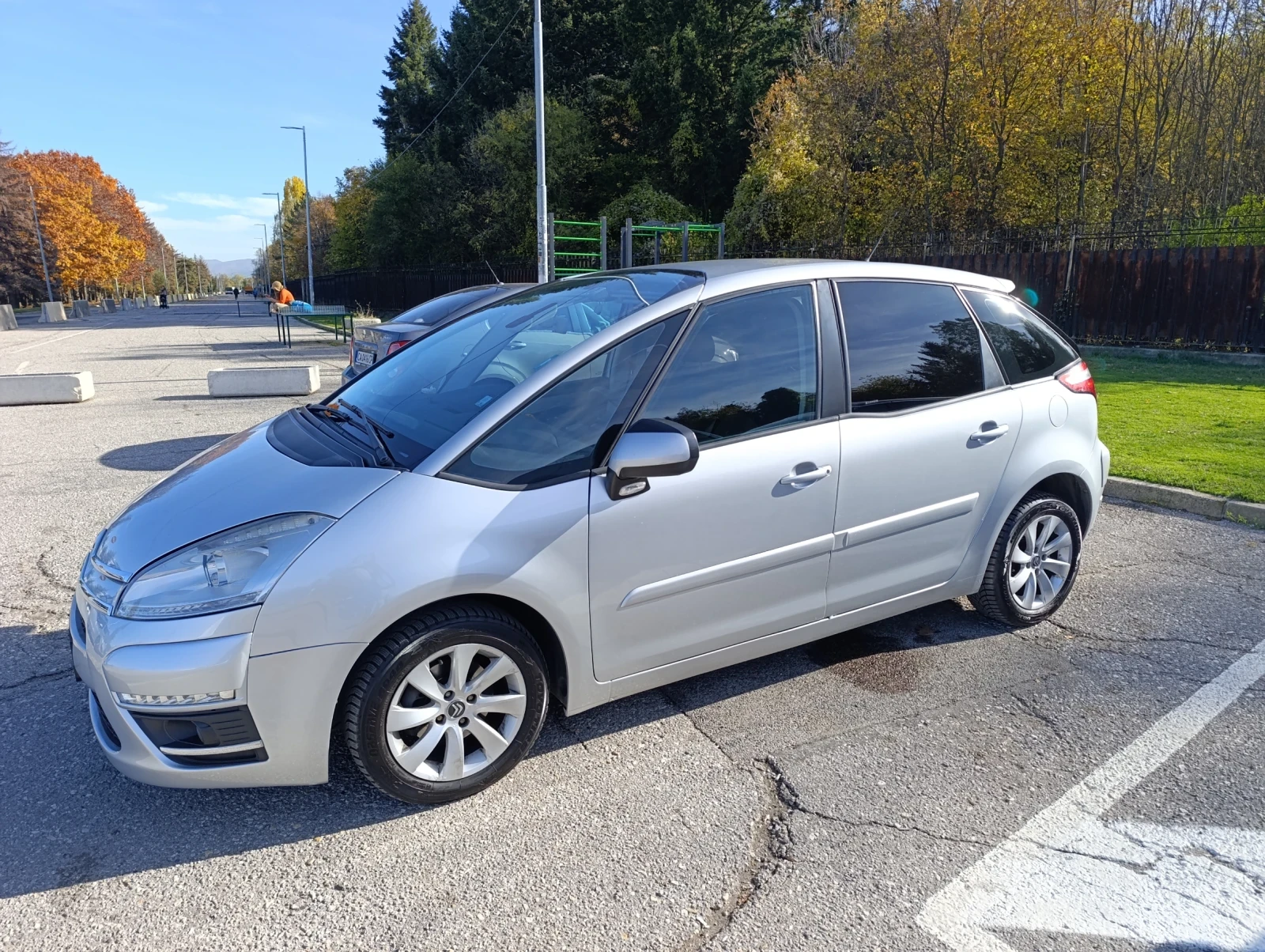 Citroen C4 Picasso 1.6 HDI - изображение 2