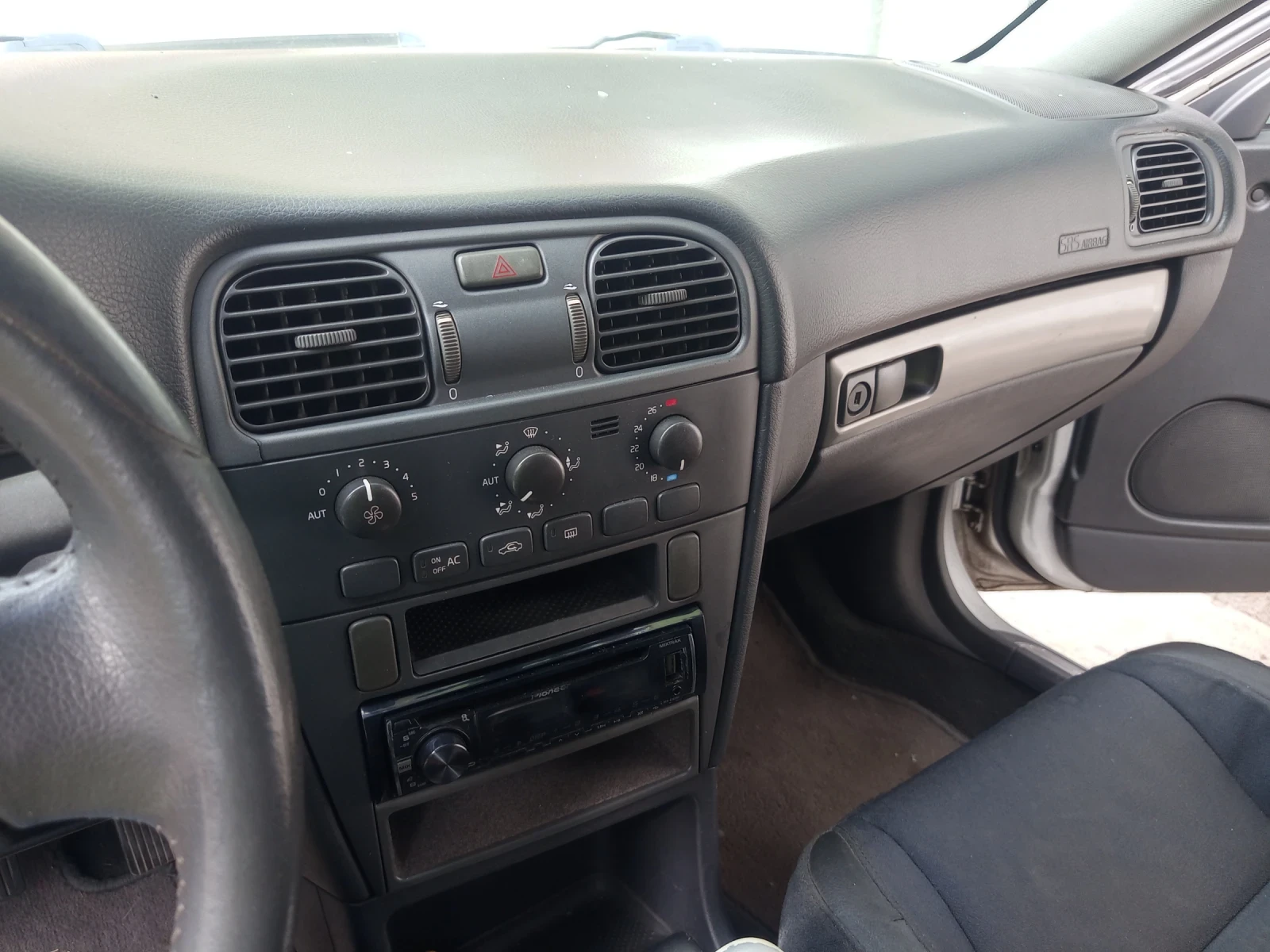 Volvo S40  - изображение 5